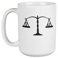 Скала за справедливост равни права кафе и чай чаша за съдия и адвокати