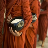 Монаси с оризови купи, inle Lake, мианмар